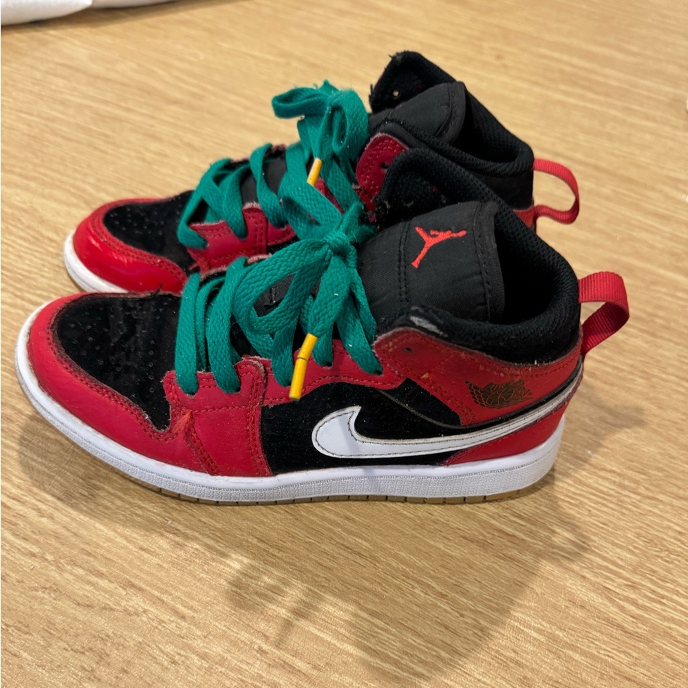 Boys Air Jordan Mid SE